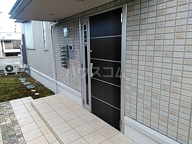 26/30 エントランス