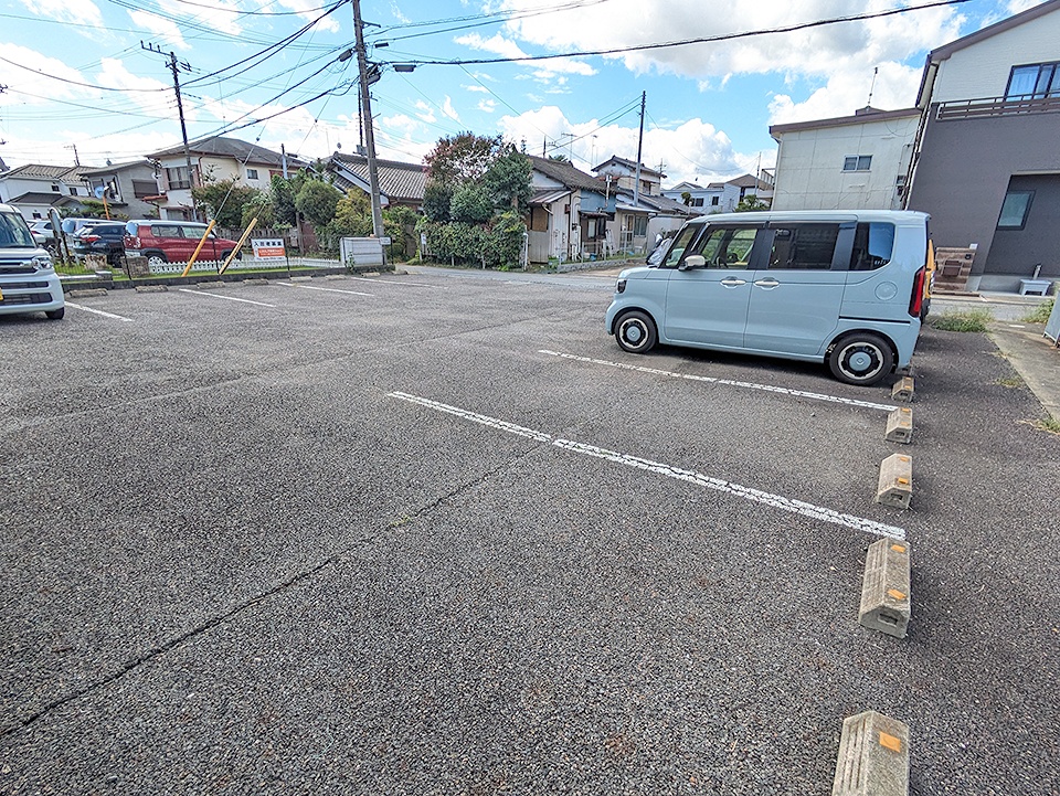 22/23 駐車場