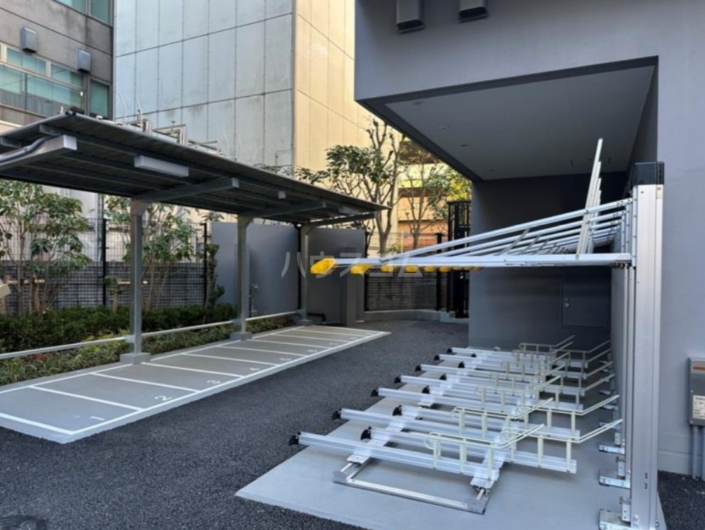 20/28 駐車場