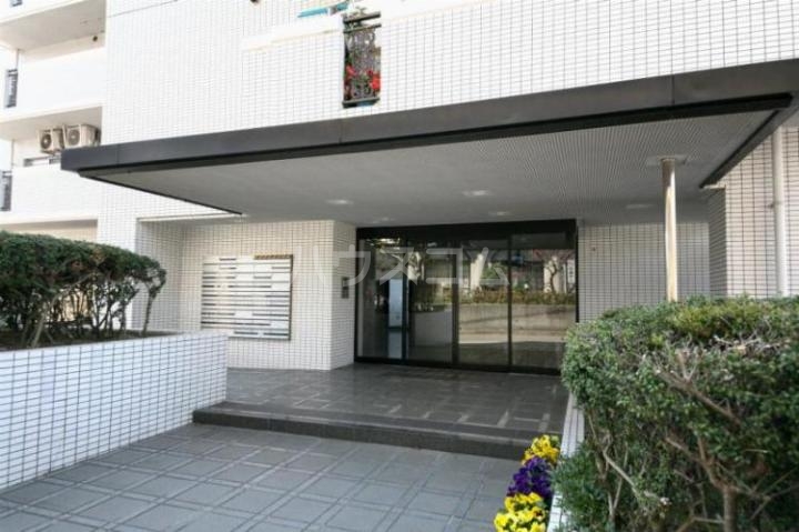 17/17 エントランス