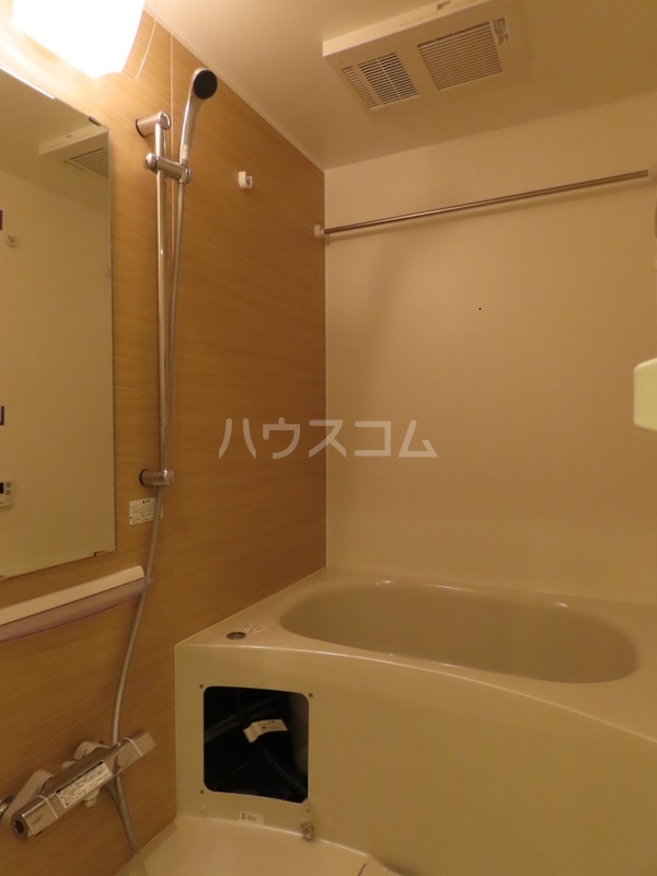 13/23 浴室