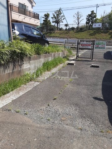 22/28 駐車場
