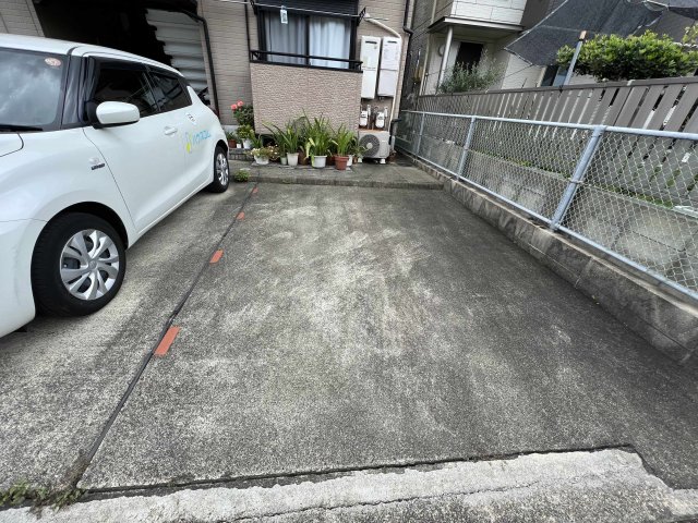 2/3 駐車場