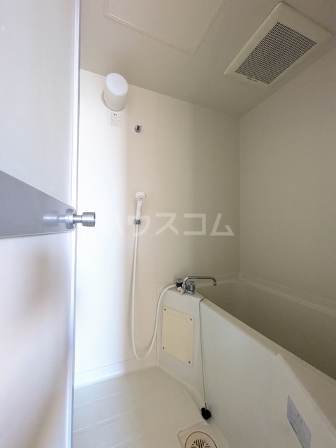13/28 浴室