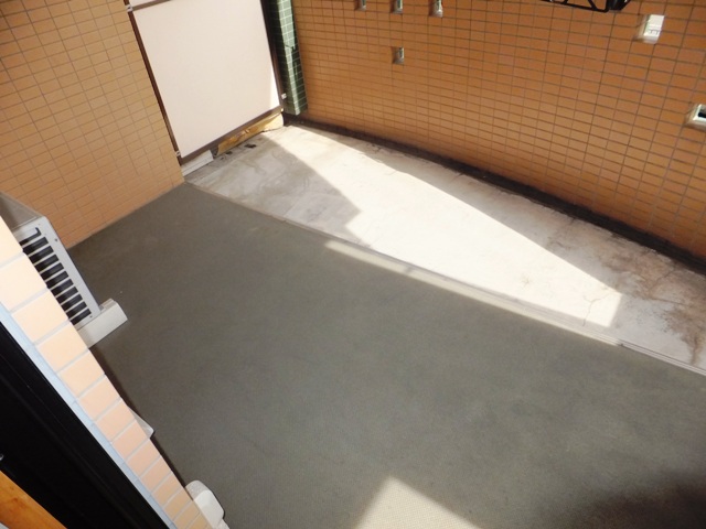 13/22 バルコニー