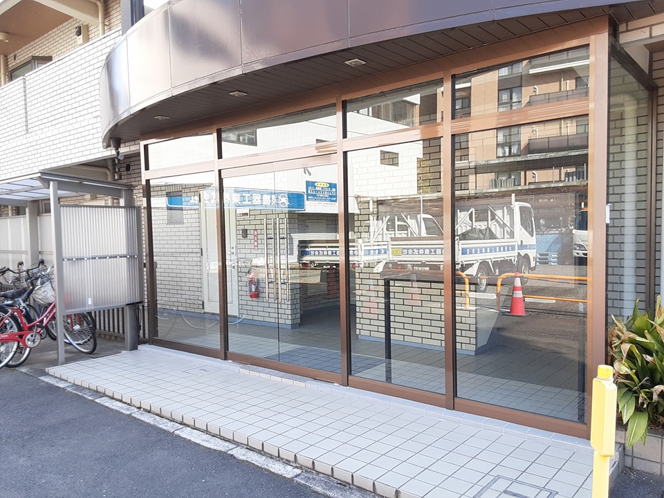 23/28 エントランス
