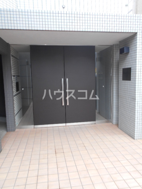 22/30 エントランス