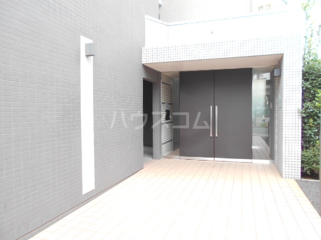 21/29 エントランス