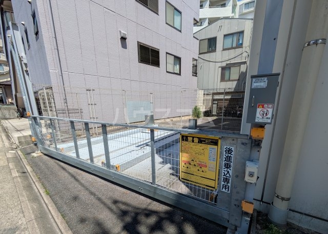 21/27 駐車場