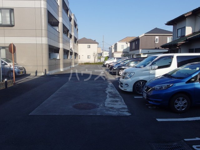 20/29 駐車場