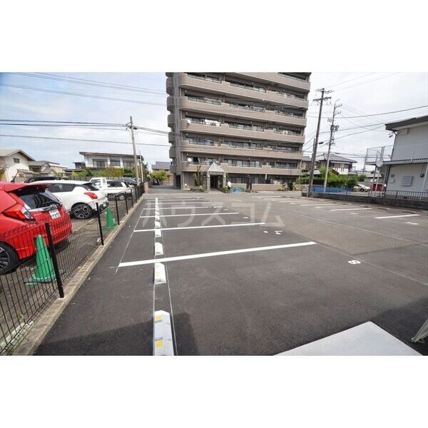 2/13 駐車場