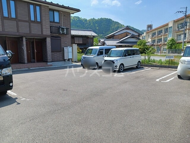 16/22 駐車場