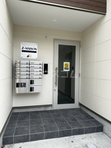 23/30 エントランス