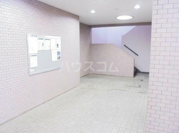 16/17 エントランス