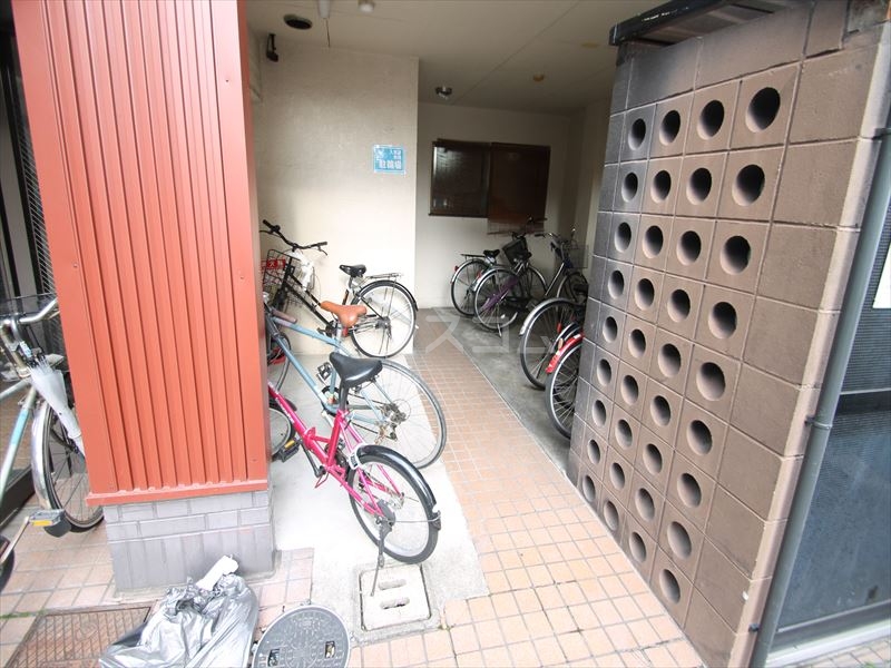 25/30 エントランス