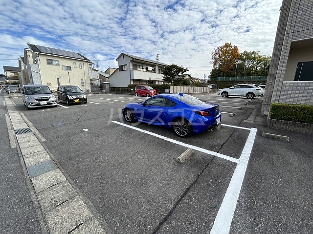 26/30 駐車場