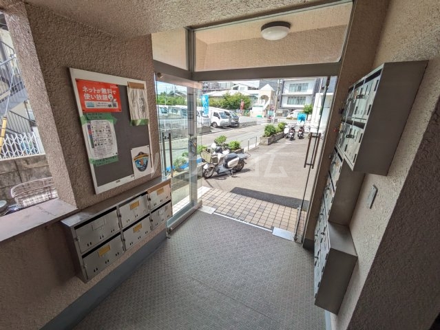 2/3 エントランス
