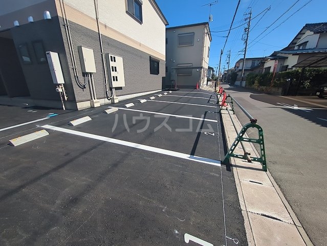 2/3 駐車場