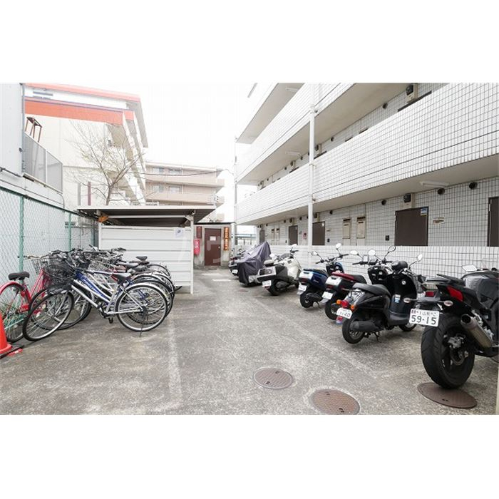 20/30 駐車場