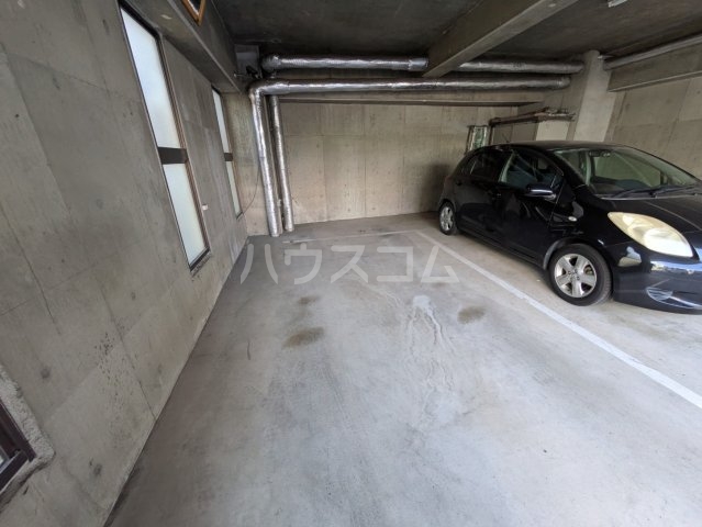 2/3 駐車場