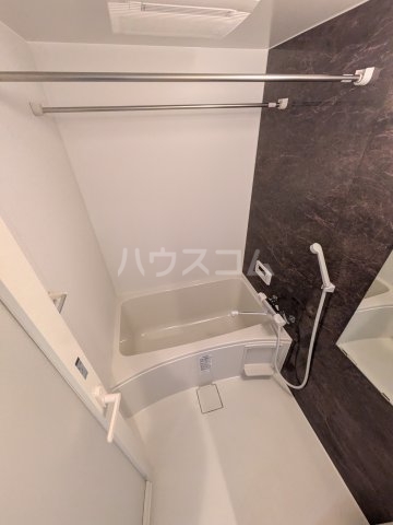 13/30 浴室