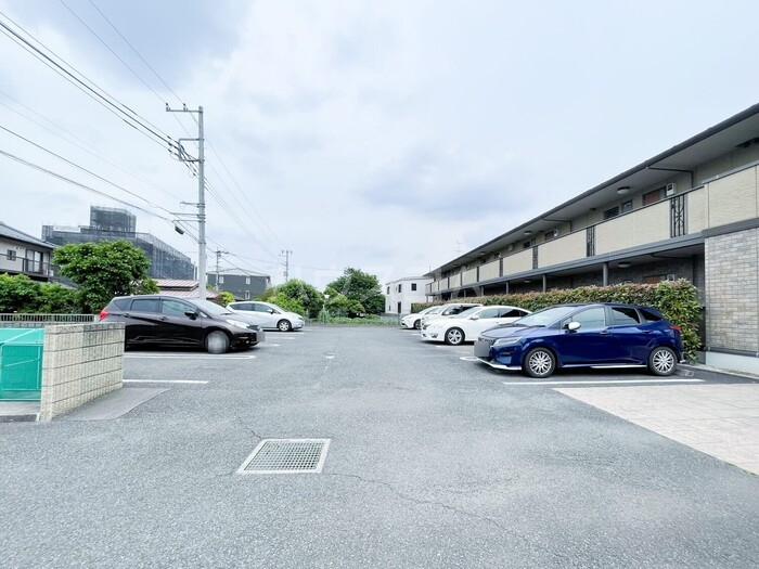 15/17 駐車場
