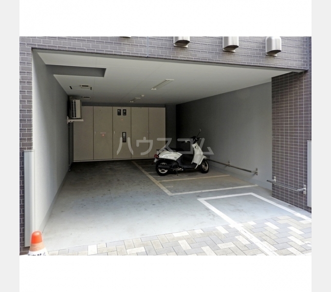 4/13 駐車場