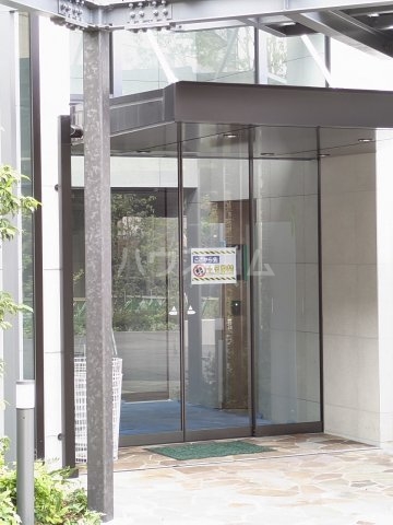 23/30 エントランス