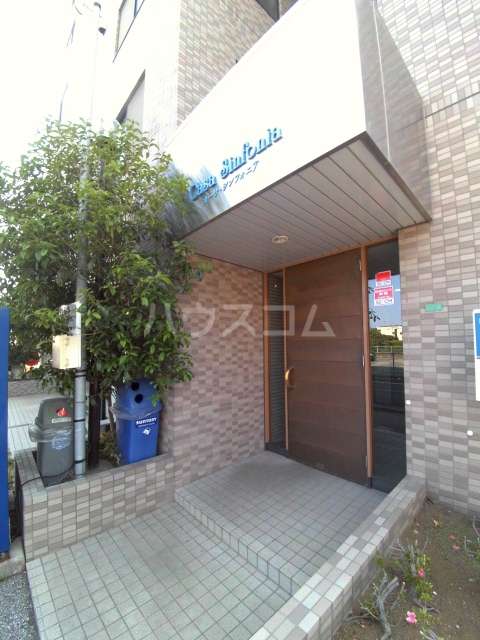 22/30 エントランス