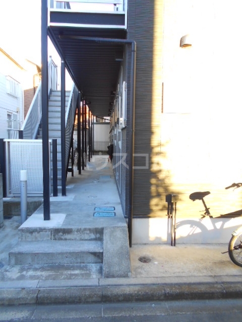 28/30 エントランス