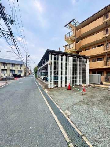 14/23 駐車場