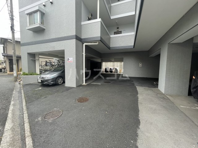 22/30 駐車場