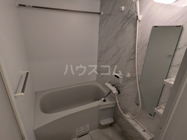 13/30 浴室