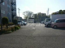 16/17 駐車場