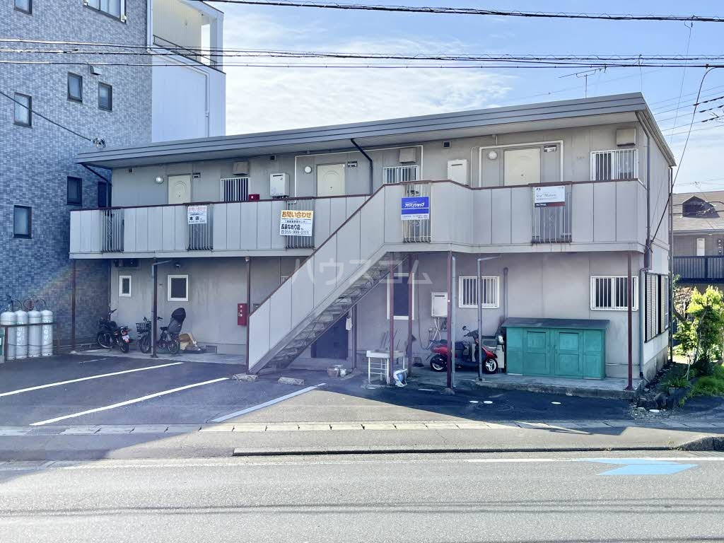 2/5 駐車場