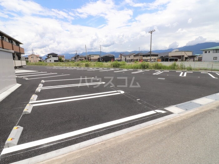 19/22 駐車場