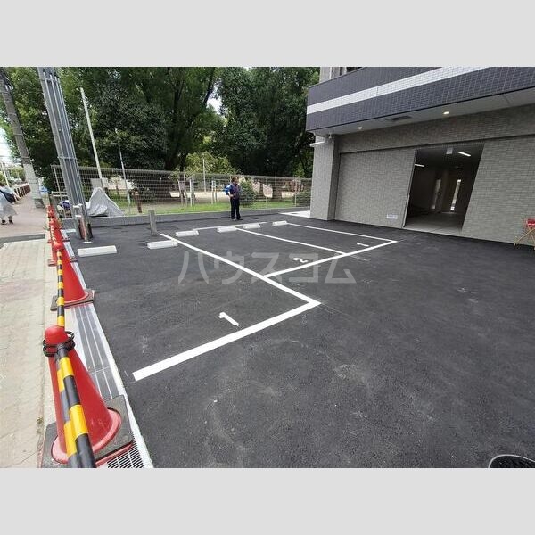 20/30 駐車場