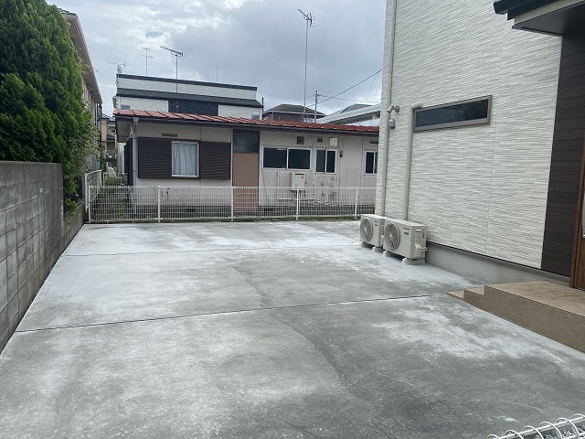 28/30 駐車場