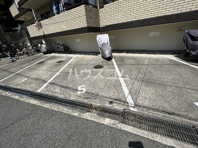 14/19 駐車場