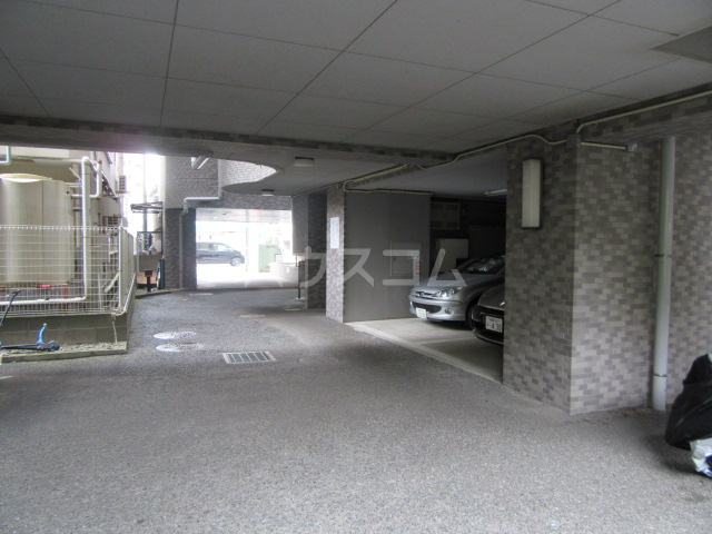 26/30 駐車場