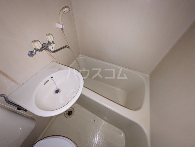 13/30 浴室