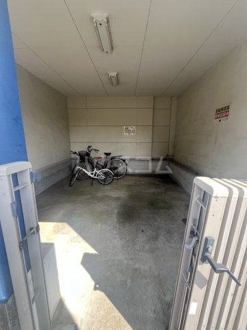 18/28 駐車場
