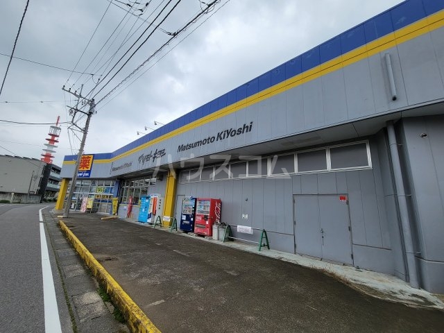 27/30 駐車場