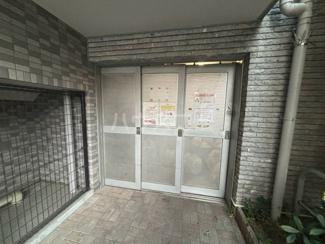28/30 エントランス