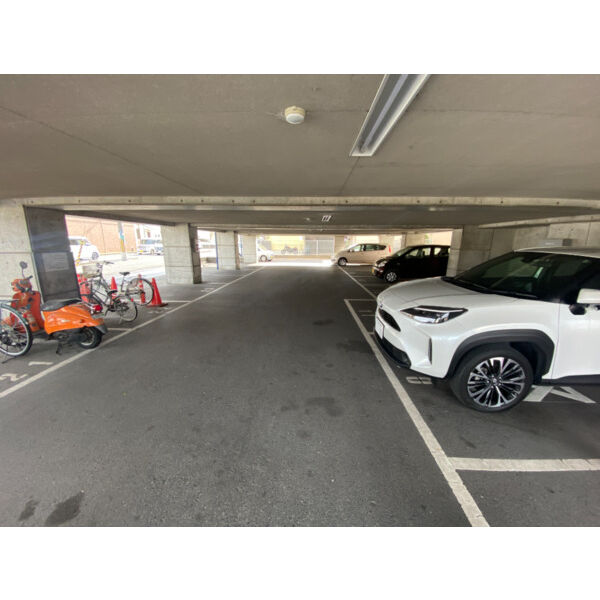 14/16 駐車場