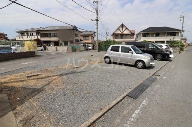 27/30 駐車場