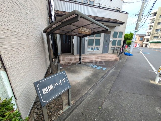 21/22 エントランス
