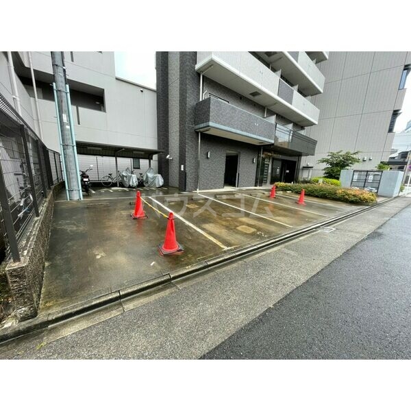 15/23 駐車場