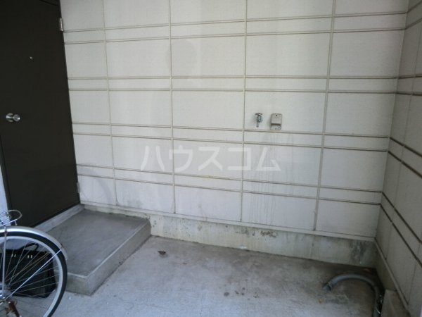 21/26 エントランス