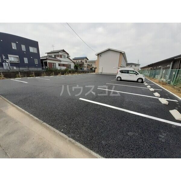 2/5 駐車場